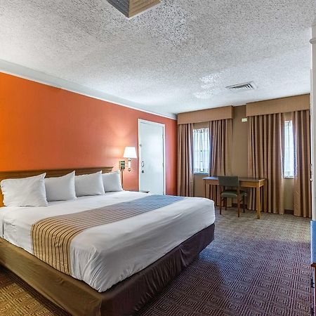 Motel 6 Houston Medical Center - Reliant Park Exterior photo
