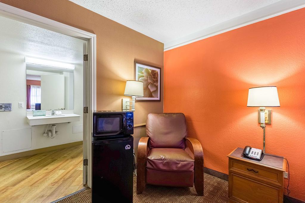 Motel 6 Houston Medical Center - Reliant Park Exterior photo