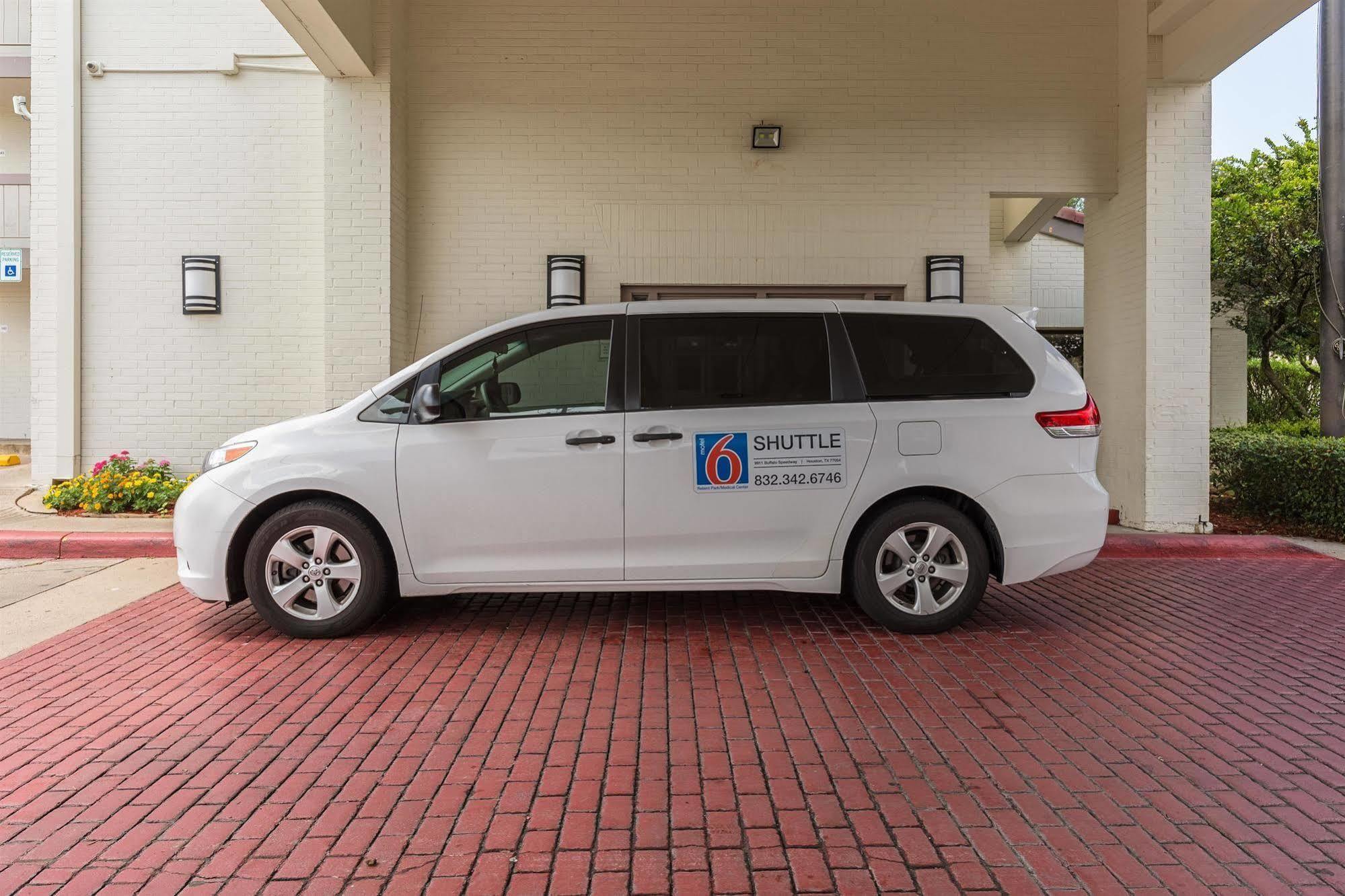 Motel 6 Houston Medical Center - Reliant Park Exterior photo