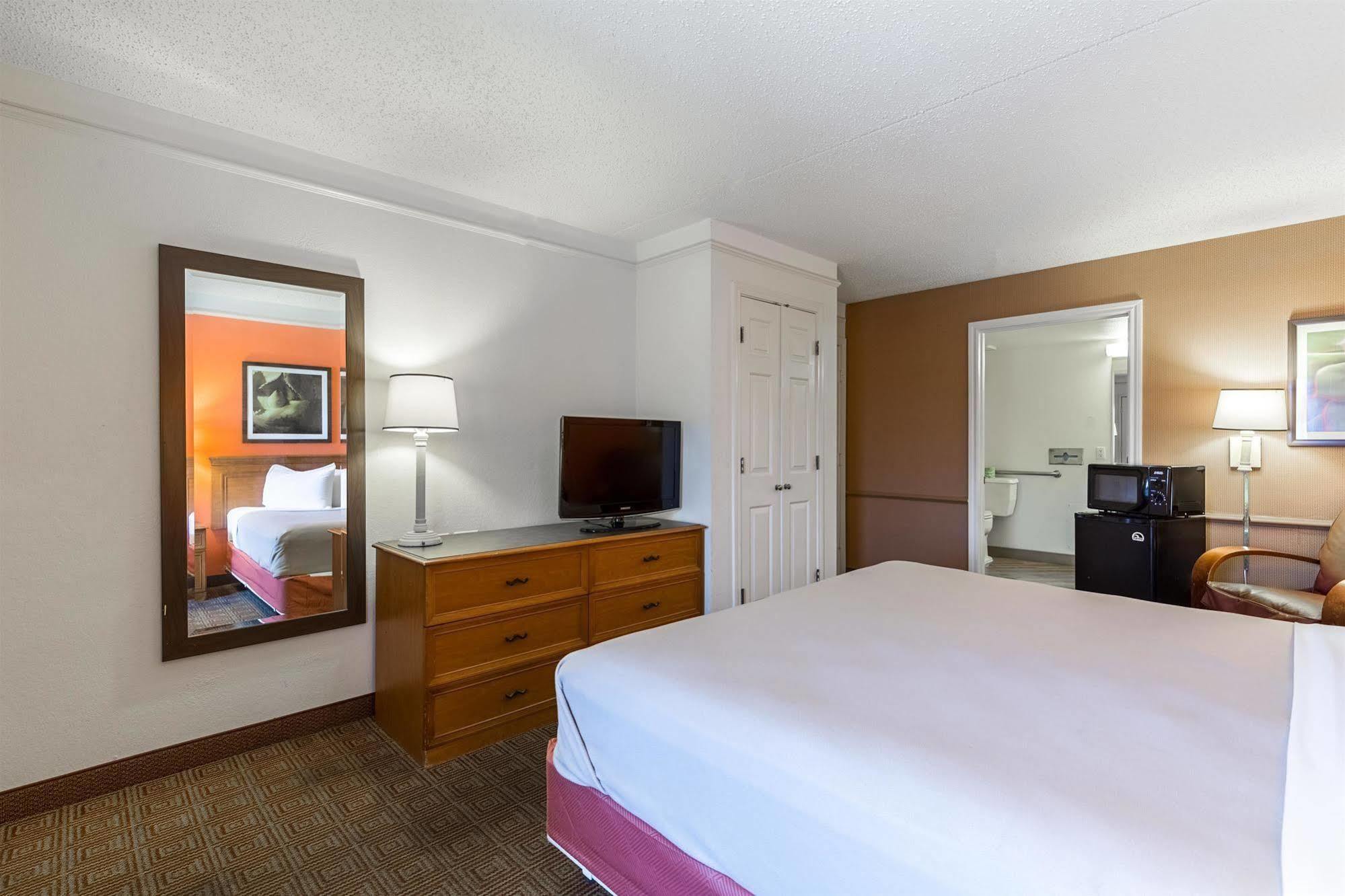 Motel 6 Houston Medical Center - Reliant Park Exterior photo